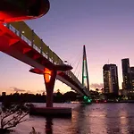 Skyrise Style - 1bed-1bath-1car-views - Cbd *