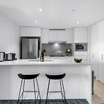 Apartment Skyrise Style - 1bed-1bath-1car-views - Cbd *