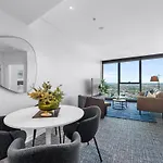 Skyrise Style - 1bed-1bath-1car-views - Cbd