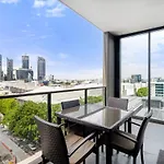 Stunning City & River Views Rooftop Pool Gym