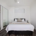 Comfy Studio Retreat In Oxley With Free Parking
