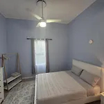 Charming 4bdr Inc Separate Studio, Newly Renovated Holiday home