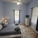 Holiday home Charming 4bdr Inc Separate Studio, Newly Renovated *