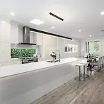 Holiday home Spacious 4-bedroom Bardon Retreat Across 2 Levels *