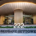 Stylish 2Br - Tallest Building In City Plus Pool, Gym