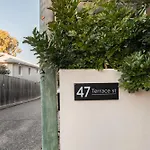 Inner City New Farm 3-Bed Townhouse With Yard