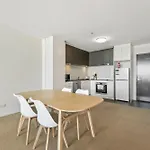 Kangaroo Point 2-Bed Flat With Gym & Pool