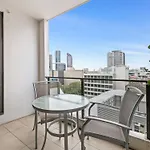 Stylish Apartment With Rooftop Bbq & Spa Access
