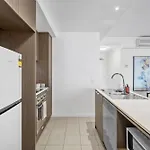 Spacious Valley Pad In Street Precinct Brisbane