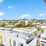 Spacious Valley Pad In Street Precinct