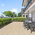 The Villa On Shire - Comfort Near Coorparoo Square