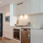 Skyline Serenity - Level 62 With Stunning Views! Apartment *