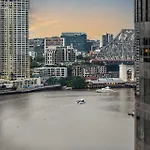 Apartment A Touch Of Class - 2bed-2bath-1car-balcony-views - Cbd