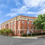 Spacious 1 Bedroom Apartment In Teneriffe Brisbane