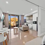 Chic 1-Bed Flat Steps To Brisbane S Arts Scene