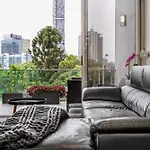 Spring Hill 2Br With Pool And Balcony Views
