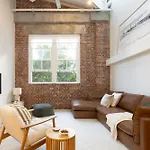 Riverside Loft 2bed,2bath Park Pool Apartment Brisbane