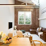 Riverside Loft 2bed,2bath Park Pool Apartment *