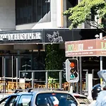 Stylish Apt In Best Location! Free Parking And Wifi