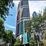 Lovely 2 Bedroom Apartment With River View With A Pool And A Gym In The Heart Of The Cbd