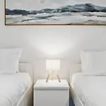 Stylish Fortitude Valley Accommodation Sleeps 6 Resort Amenities