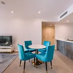 Contemporary 2Br City Stay W Deck And Bbq Access