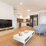 Apartment 1b Southbank. Parking. Long Term