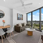 Queens Wharf - Luxe 2br With Stunning Views & Pool Apartment Brisbane