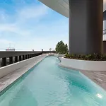 Queens Wharf - Luxe 2br With Stunning Views & Pool Apartment