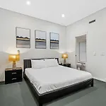Spring Hill 2Br With Pool And Balcony Views