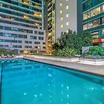 Spacious Valley Pad In Street Precinct