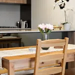 Apartment Spacious West End With Pool & Bbq Access Brisbane