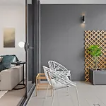 Spacious West End With Pool & Bbq Access Apartment Brisbane