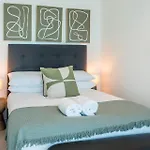 Skyline Serenity - Level 62 With Stunning Views! Apartment Brisbane