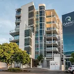 Russell St Retreat Stunning City & Park Views