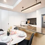 Stylish Decor 2br South Gym Pool Cine Bo12510 Apartment Brisbane