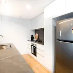 Apartment Stylish Decor 2br South Gym Pool Cine Bo12510