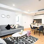 Apartment Stylish Decor 2br South Gym Pool Cine Bo12510 *