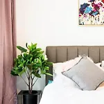 Stylish Decor 2br South Gym Pool Cine Bo12510 Apartment *