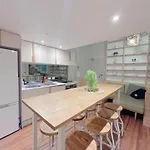 The New Yorker Loft Cbd Sleeps 5 Apartment *
