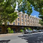 Stylish Heritage 2Br Loft Near City And River With Pool And Free Parking