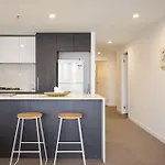 Apartment Tranquil River-view 2-bedroom High-rise *