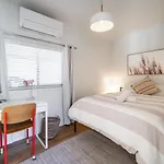 Tiny 1bd, 1ba In Clayfield, Near Cbd M2 *