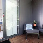 Apartment Tiny 1bd, 1ba In Clayfield, Near Cbd M2