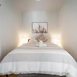 Tiny 1bd, 1ba In Clayfield, Near Cbd M2 *