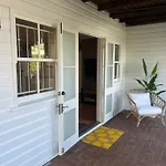 Keep Comfy And Avoid The Inner City Fuss W Prime Location 10 Min To Cbd Hospitals And 15 Min Toairport With Free Parking