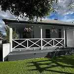 Chic Paddo Stay Pool Fire Pets