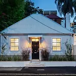 Luxury Historic Landmark Holdgates Cottage