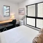 Brisbane Apt Near Dining Shops And River Walks