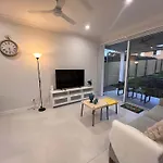 Designer Southside Retreat 4 Bedroom House